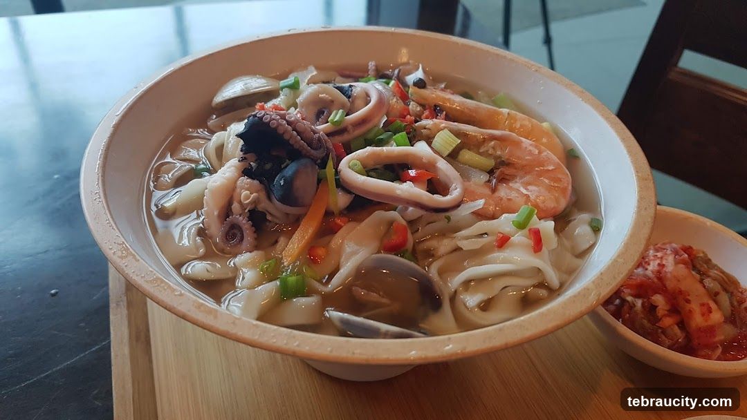 Seafood Noodle Bowl with Side Dish