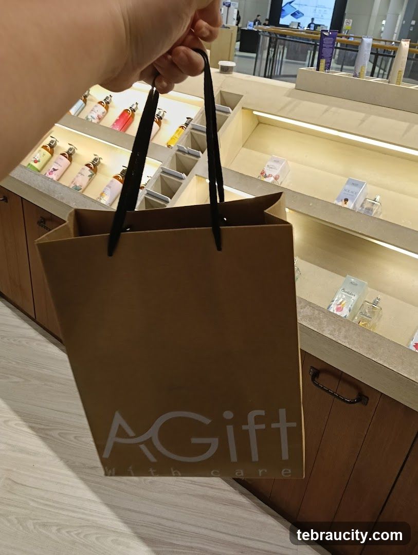 Shopping bag at retail counter