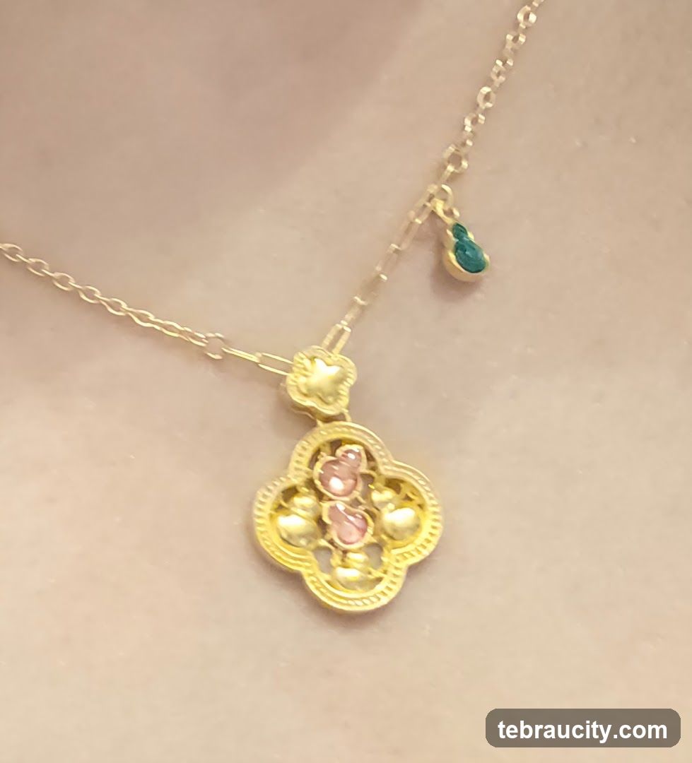 Gold Necklace with Clover Pendant