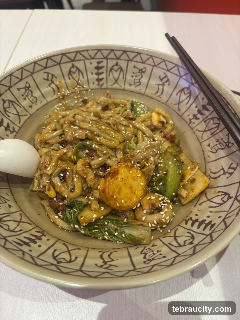 Noodles with Vegetables and Fish Cake