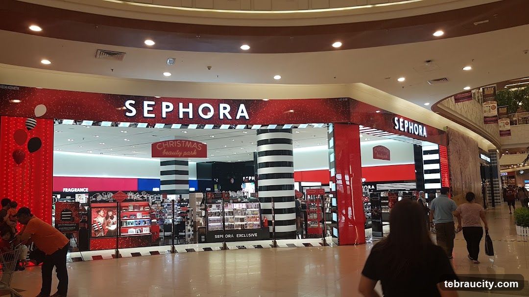 Sephora Storefront