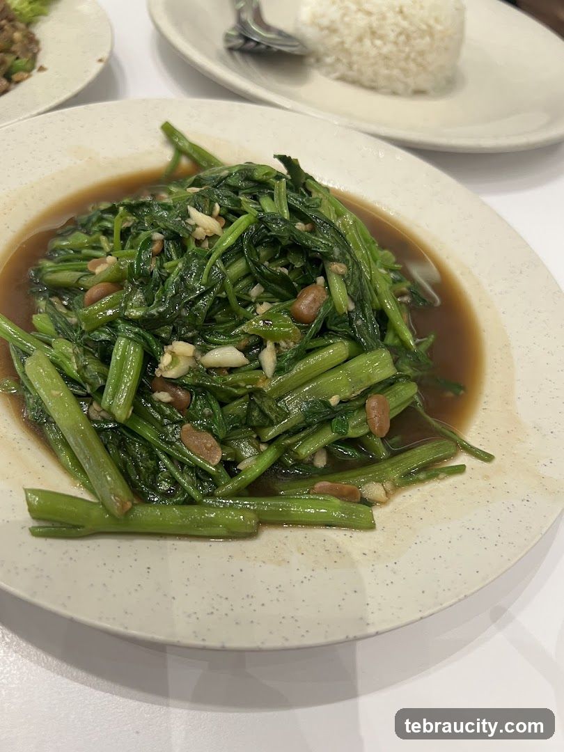 Stir-fried Water Spinach with Garlic