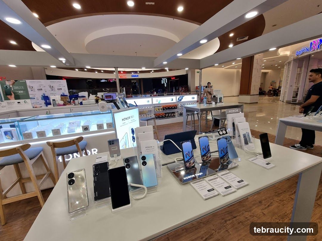 Honor Phone Display in Mall Store