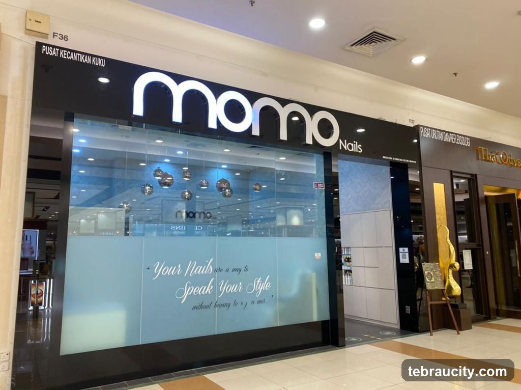 Momo Nails