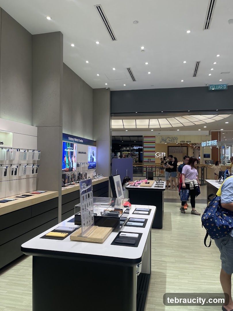 Electronics Store Display