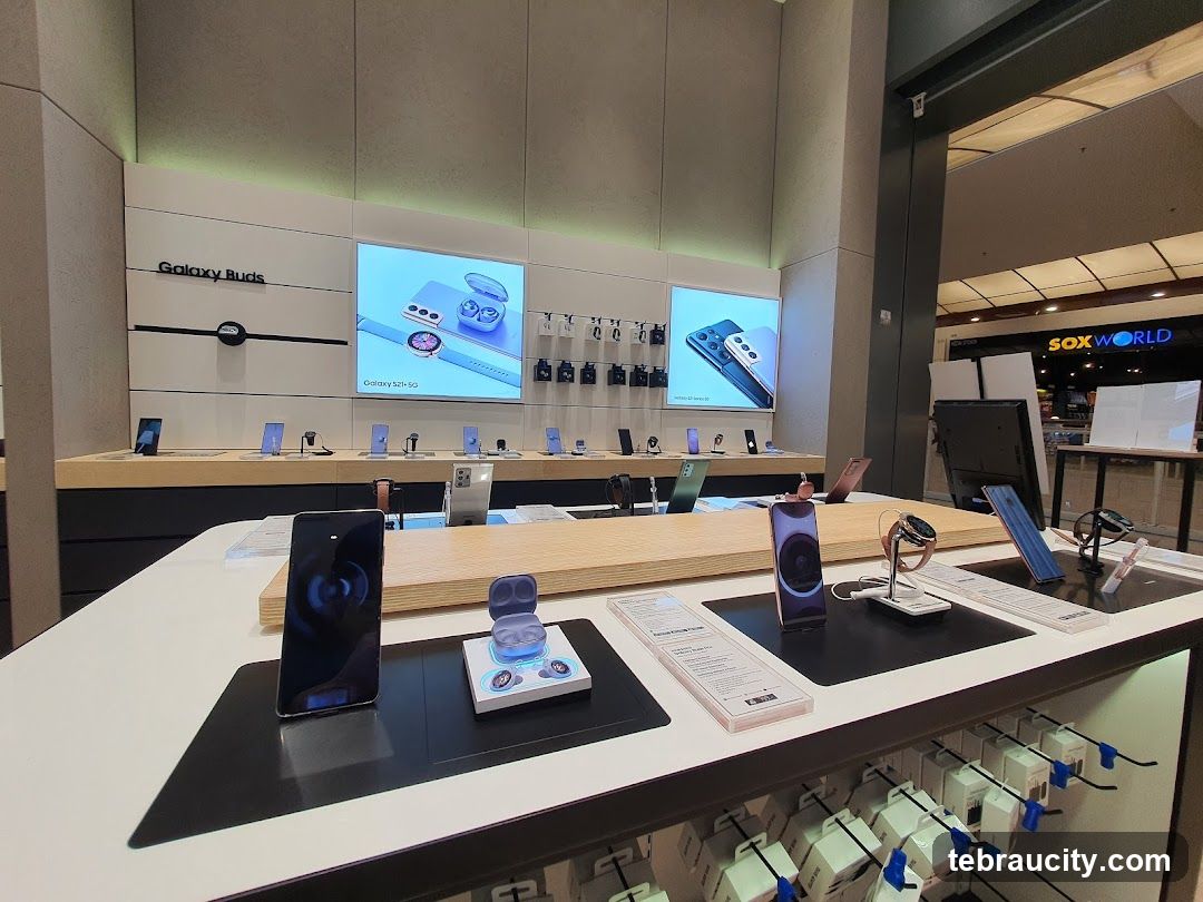 Electronics Store Display