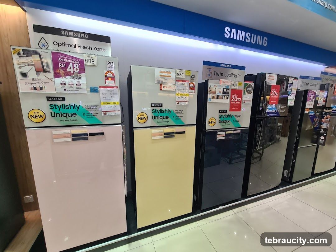 Samsung Refrigerators Display