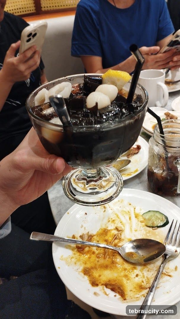 Dessert with Lychees and Grass Jelly