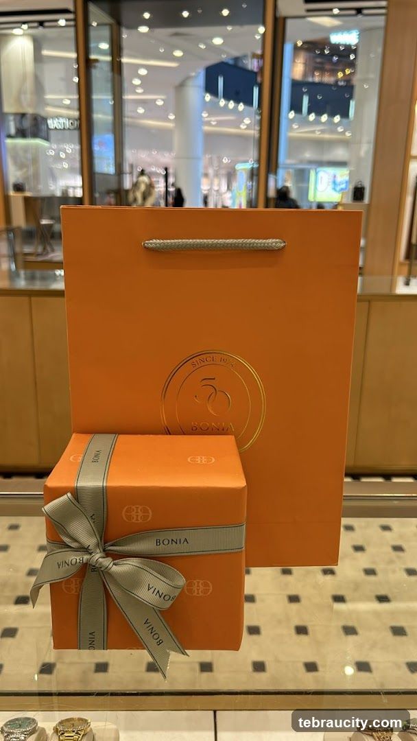 Bonia Gift Box and Shopping Bag
