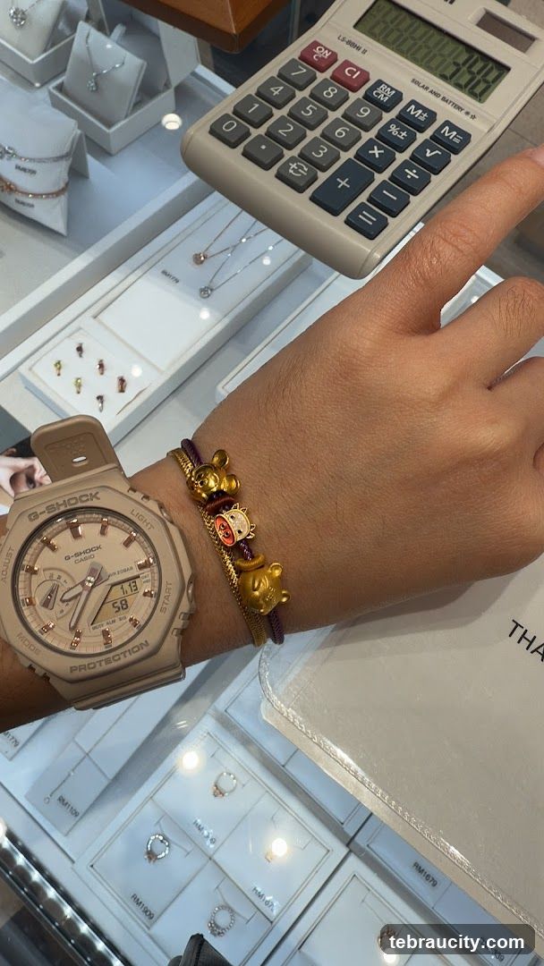 Jewelry Store Display