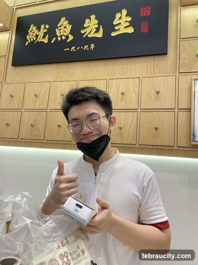 Man holding a payment terminal