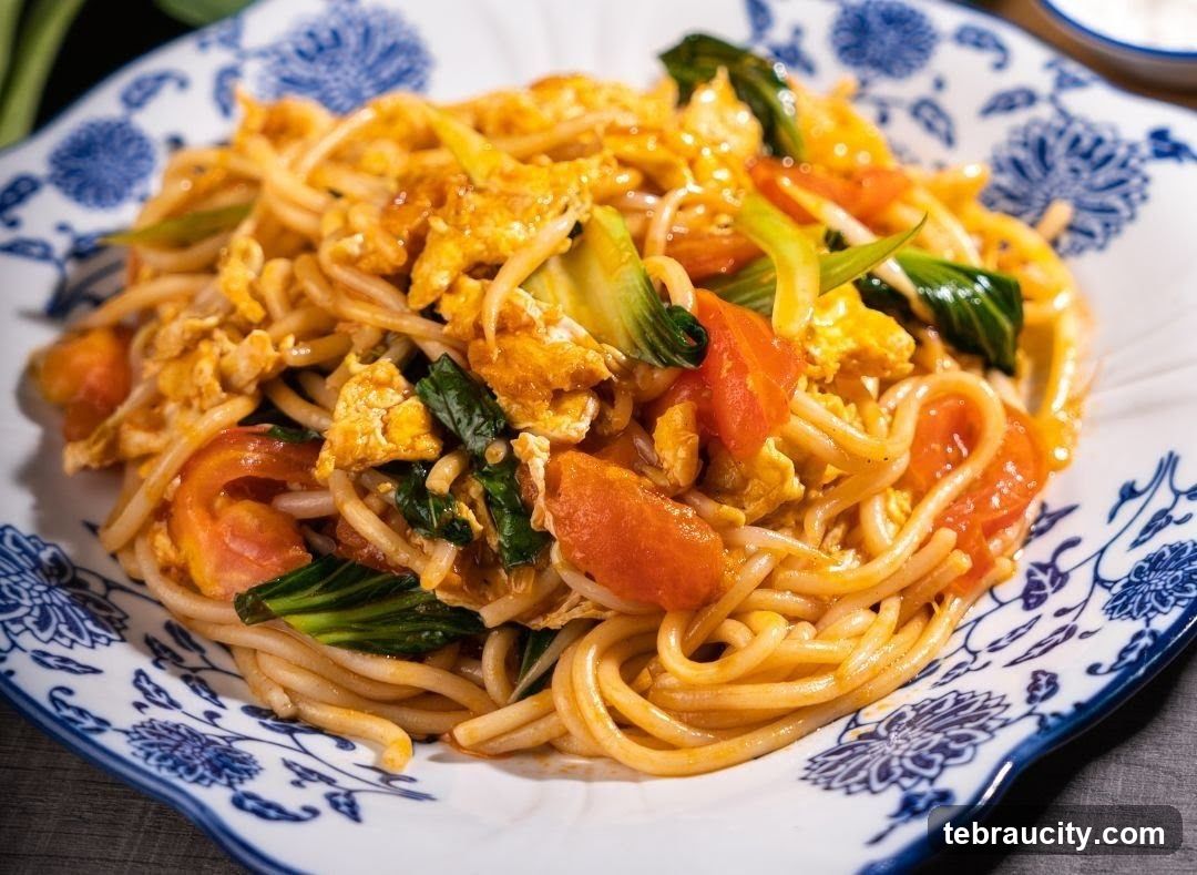 Noodles with Tomatoes and Egg