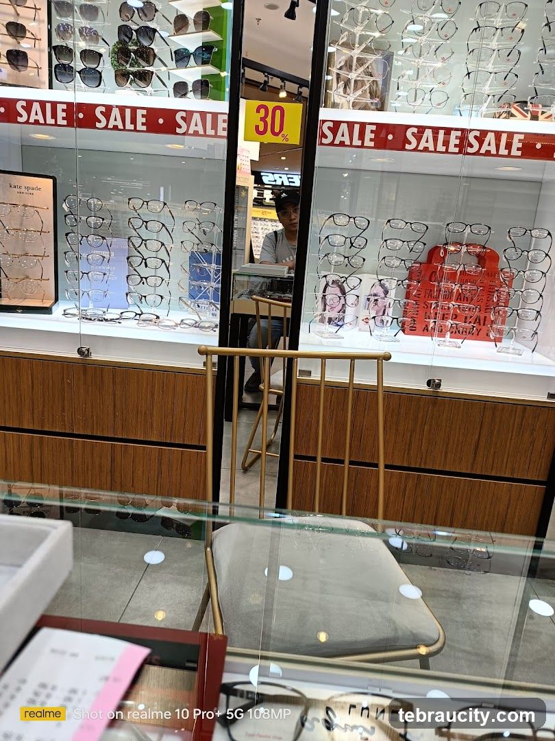 Eyeglasses Store Display