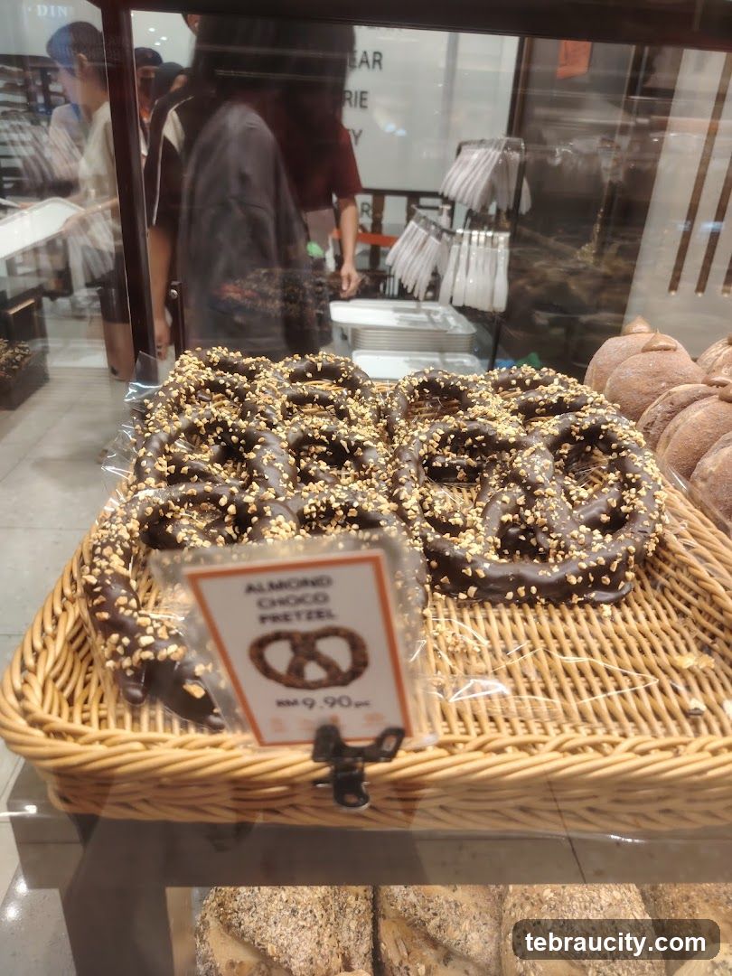 Chocolate Almond Pretzels
