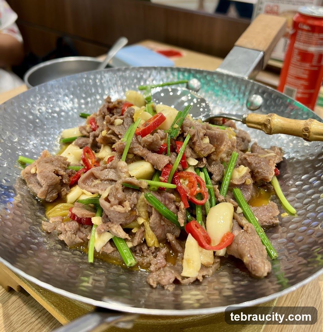 Stir-fried Beef with Chili and Garlic
