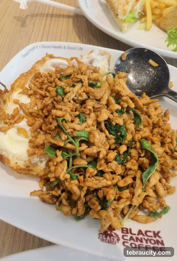 Stir-fried Chicken with Basil and Fried Egg