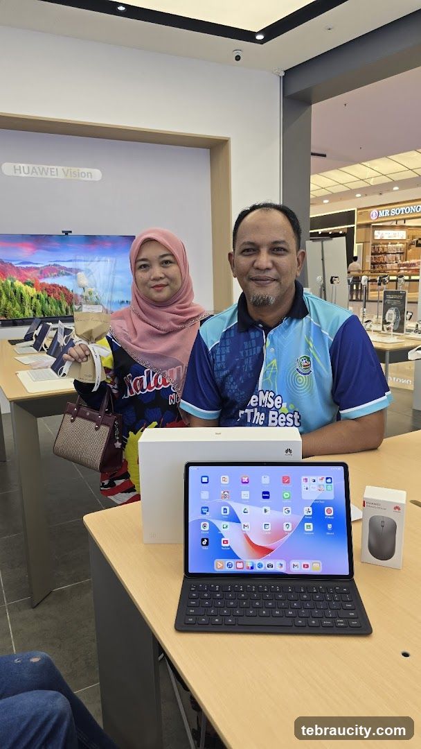 Huawei Store Display