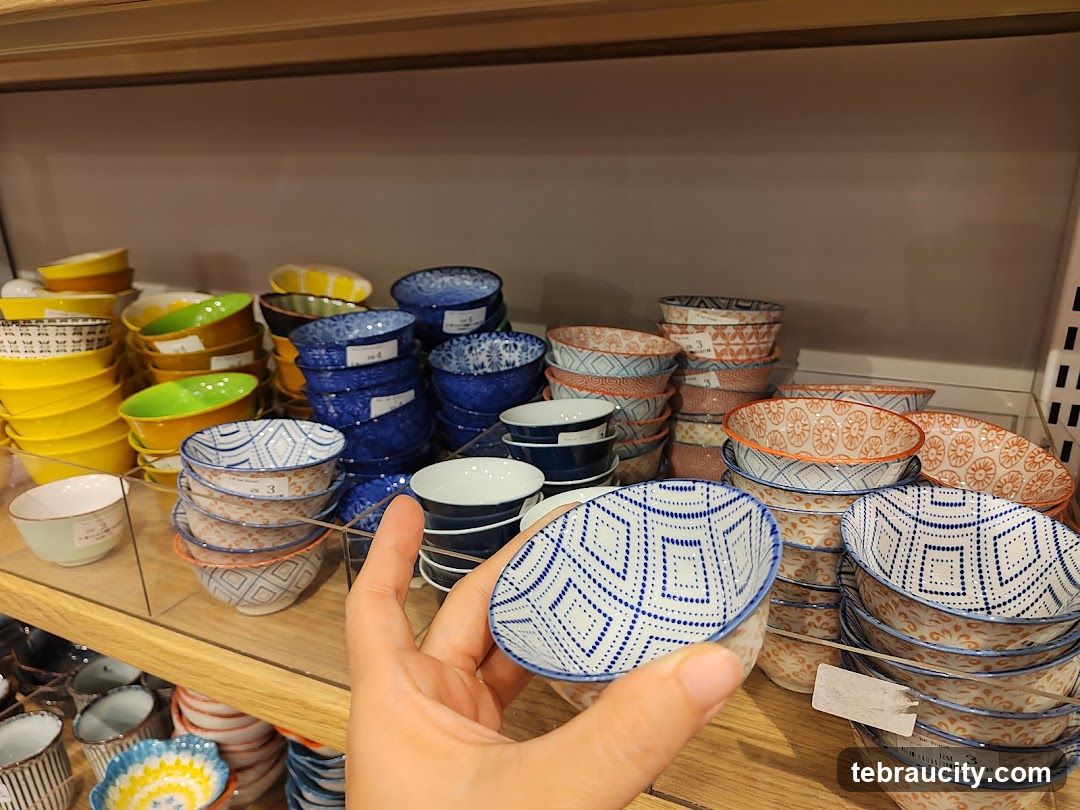 Bowls on Shelves
