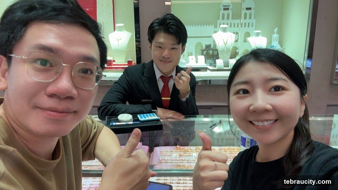 People in a jewelry store
