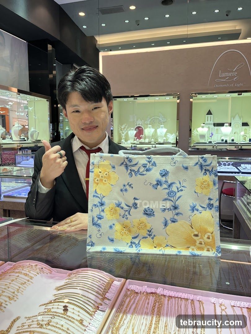 Jewelry store employee with tote bag