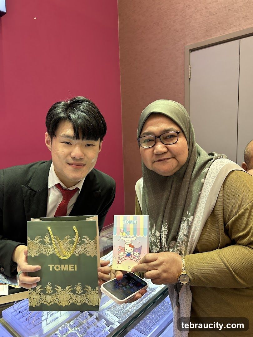 Tomei Shopping Bag and Sanrio Characters Card
