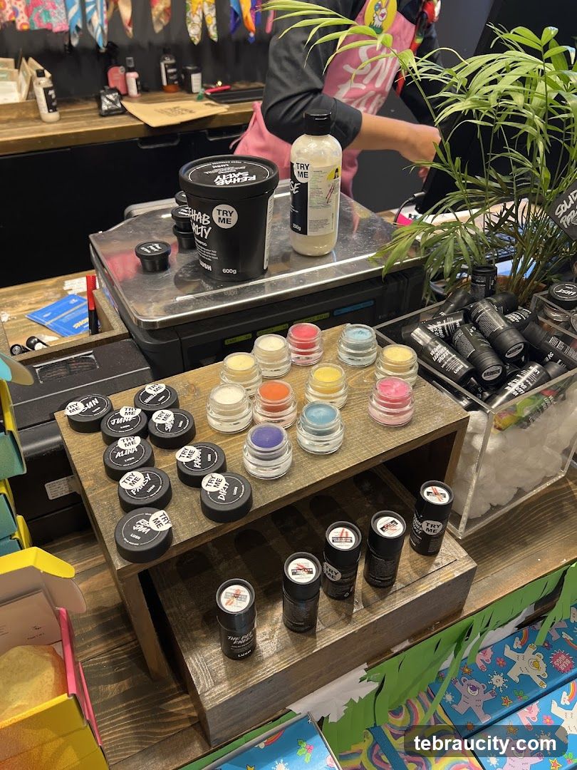 Cosmetic products display