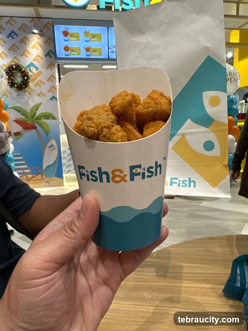 Fish & Fish Food Container