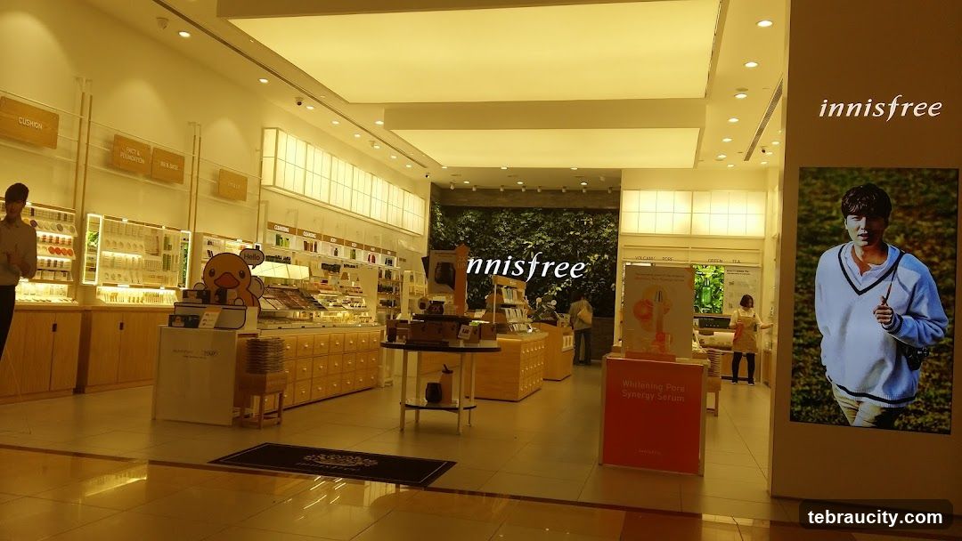 Innisfree Store Interior