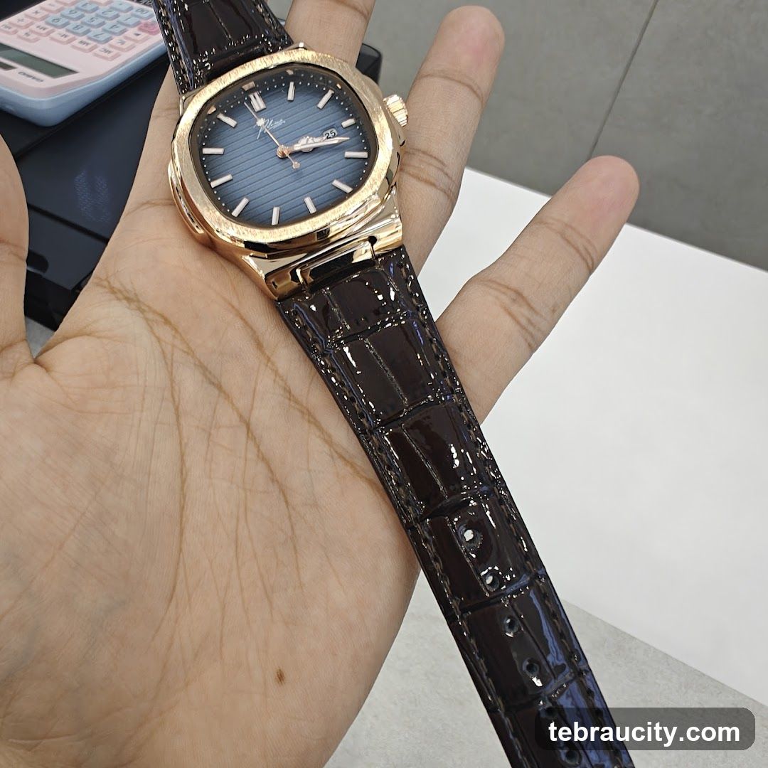Watch with alligator strap