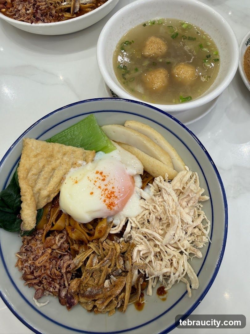 Noodles with Shredded Chicken and Egg
