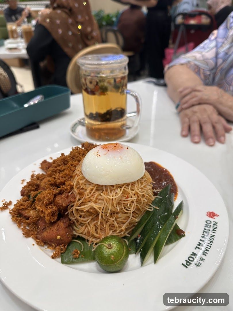 Noodles with Fried Chicken and Tea