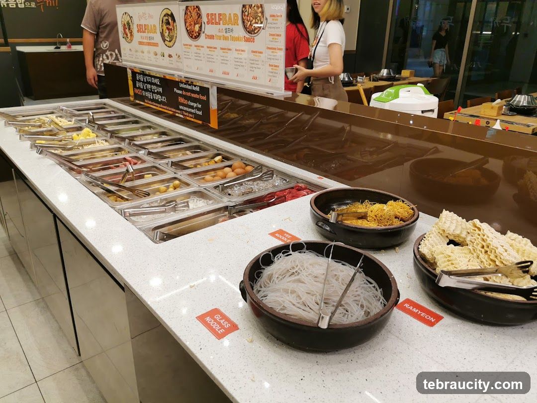 Self-Serve Food Bar