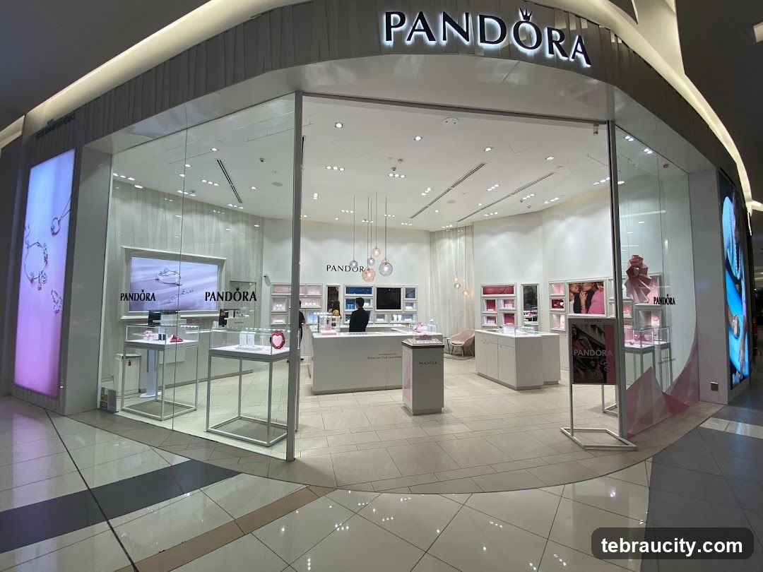PANDORA AEON Tebrau City