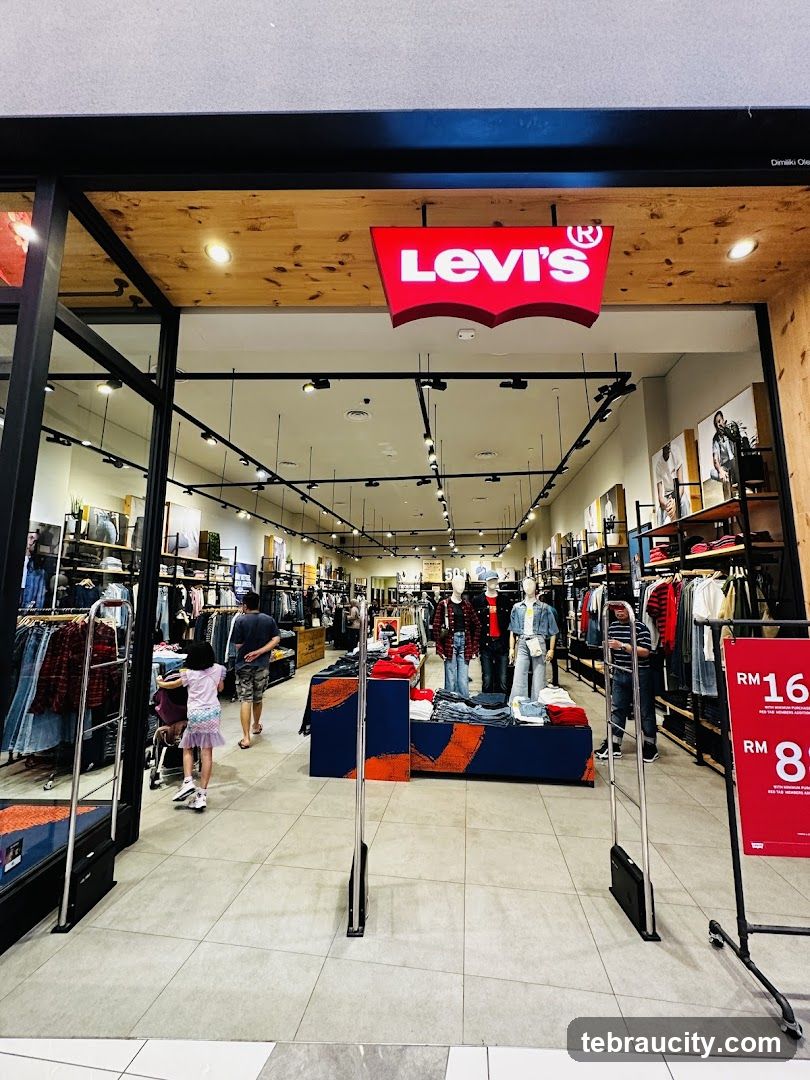 Levi's Storefront
