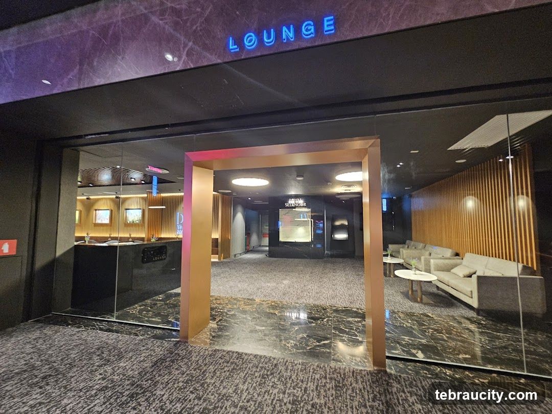 Lounge Entrance