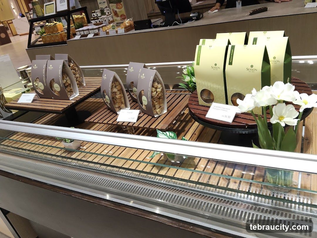 Season's Cookies Display