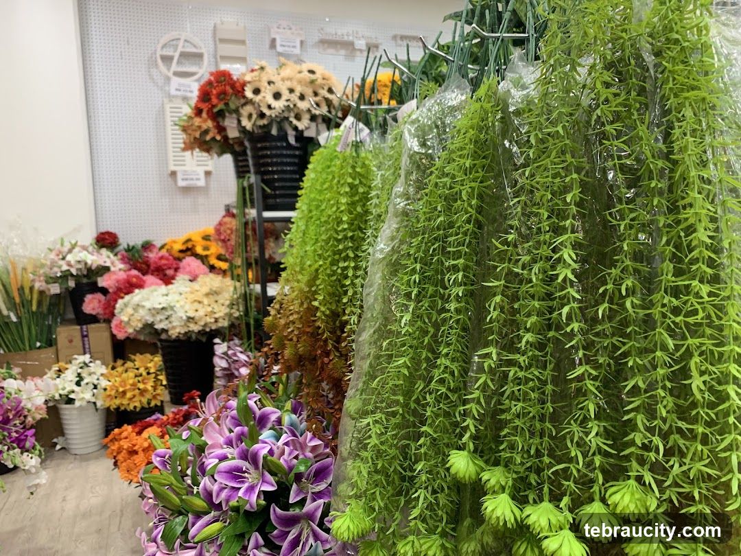 Artificial Flowers Display