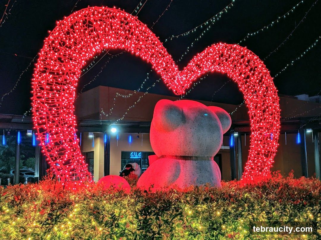 Nighttime decorative display