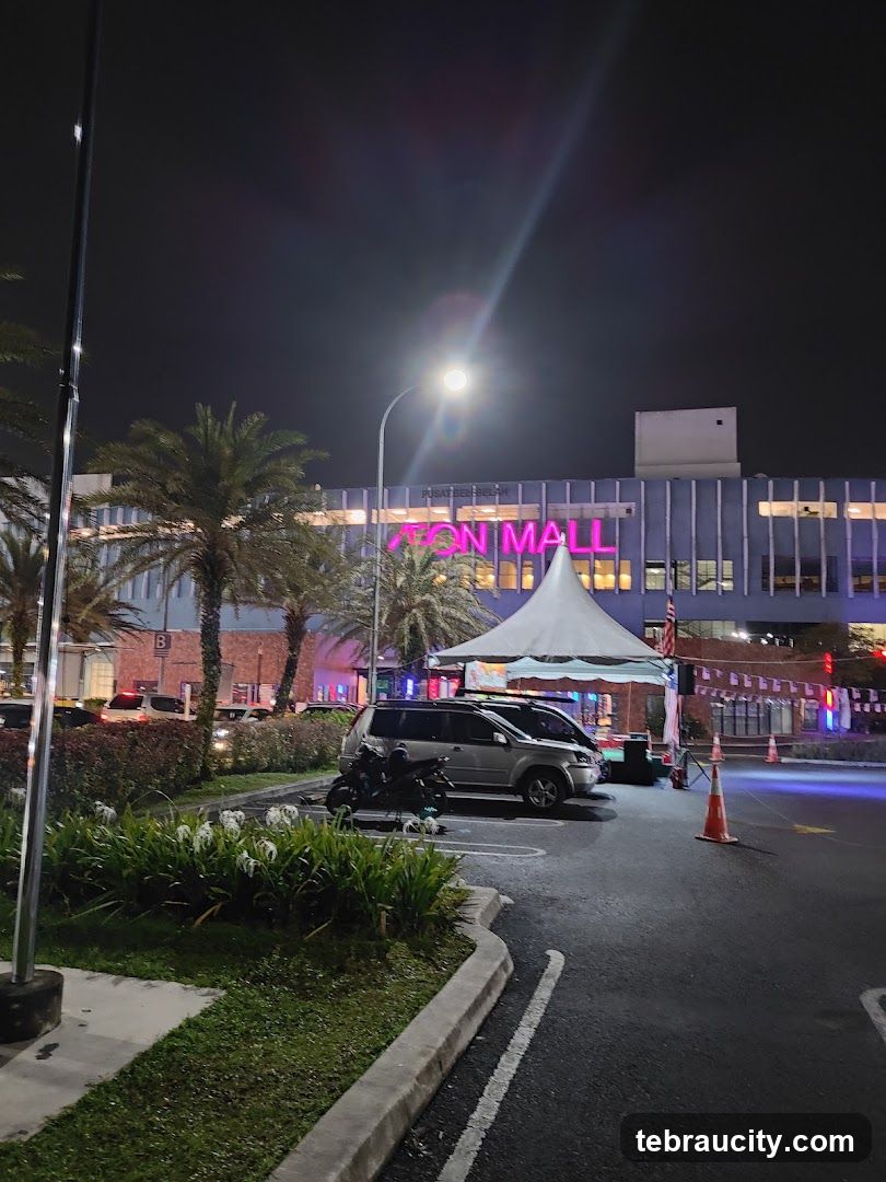 Nighttime view of Ayon Mall exterior