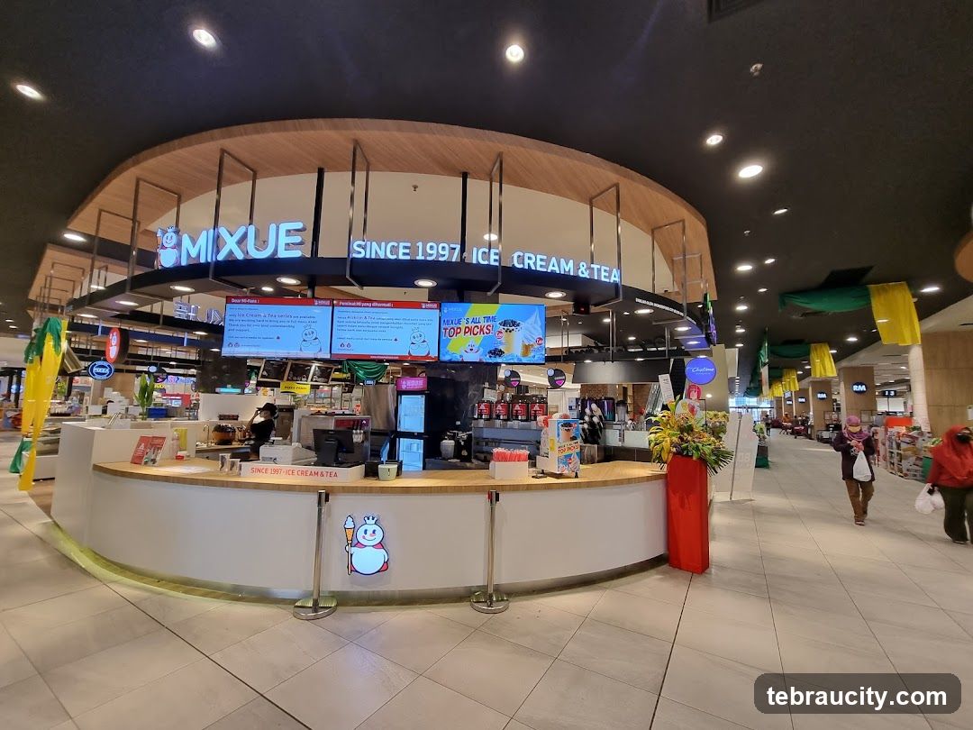 Mixue Ice Cream & Tea Storefront