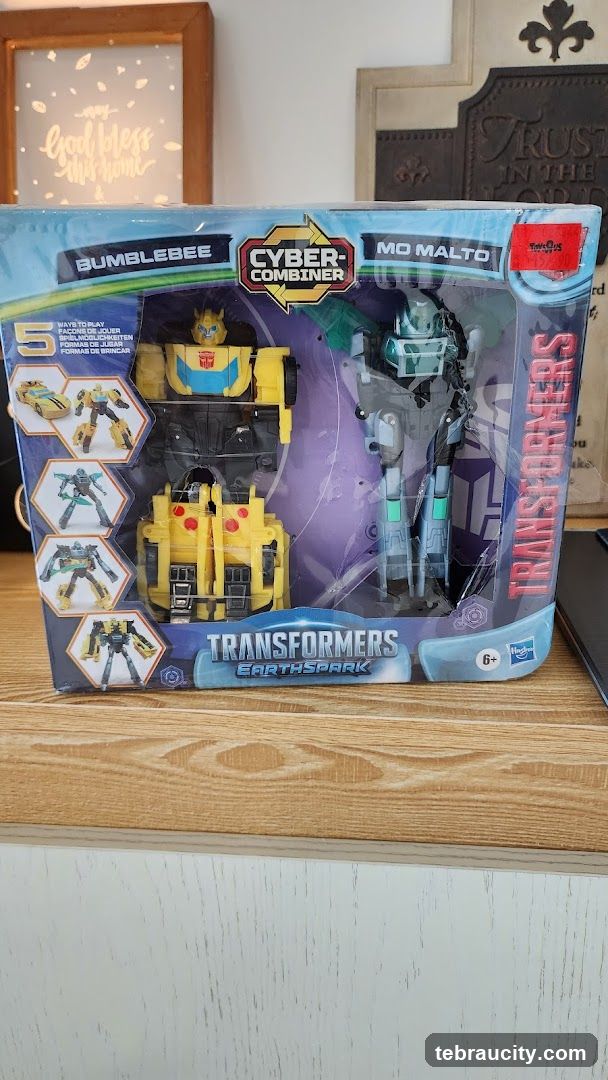 Transformers Earthspark Cyber-Combiner Bumblebee and Mo Malto Toy