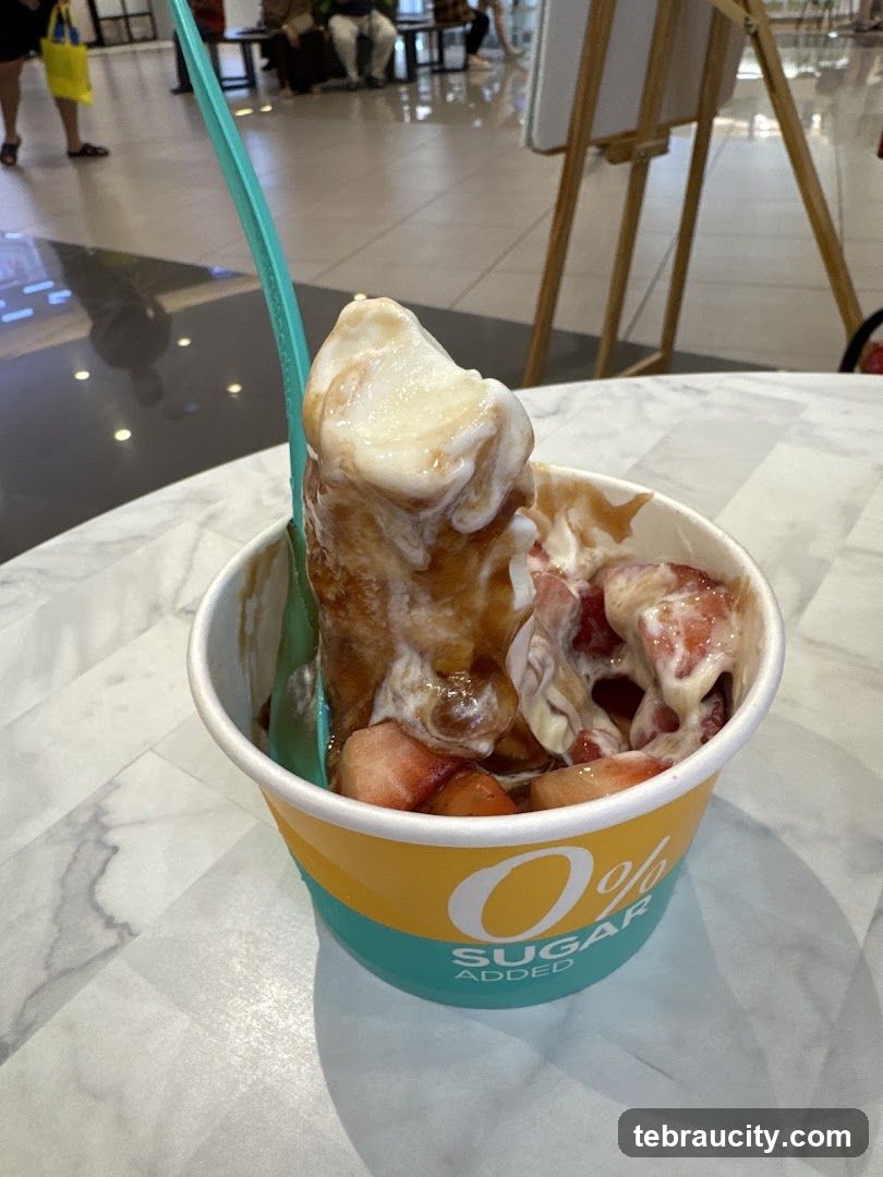 Frozen Yogurt with Strawberries and Sauce