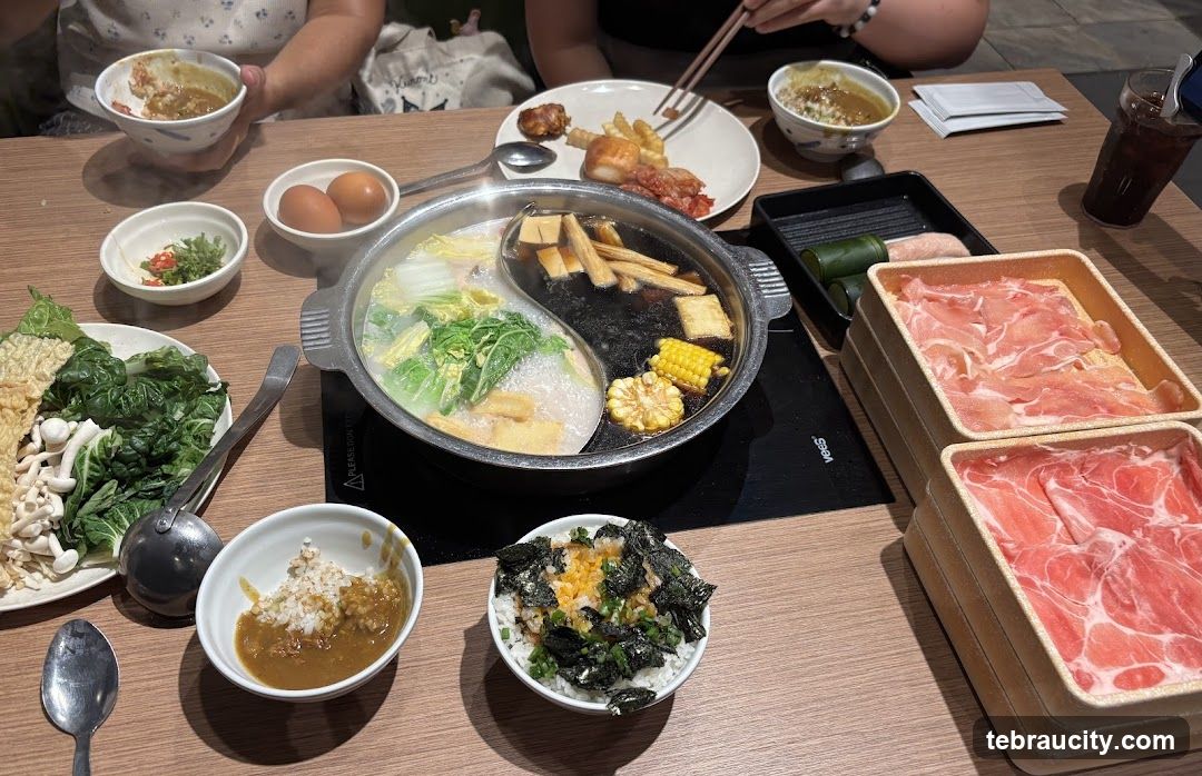 Hot pot dining scene