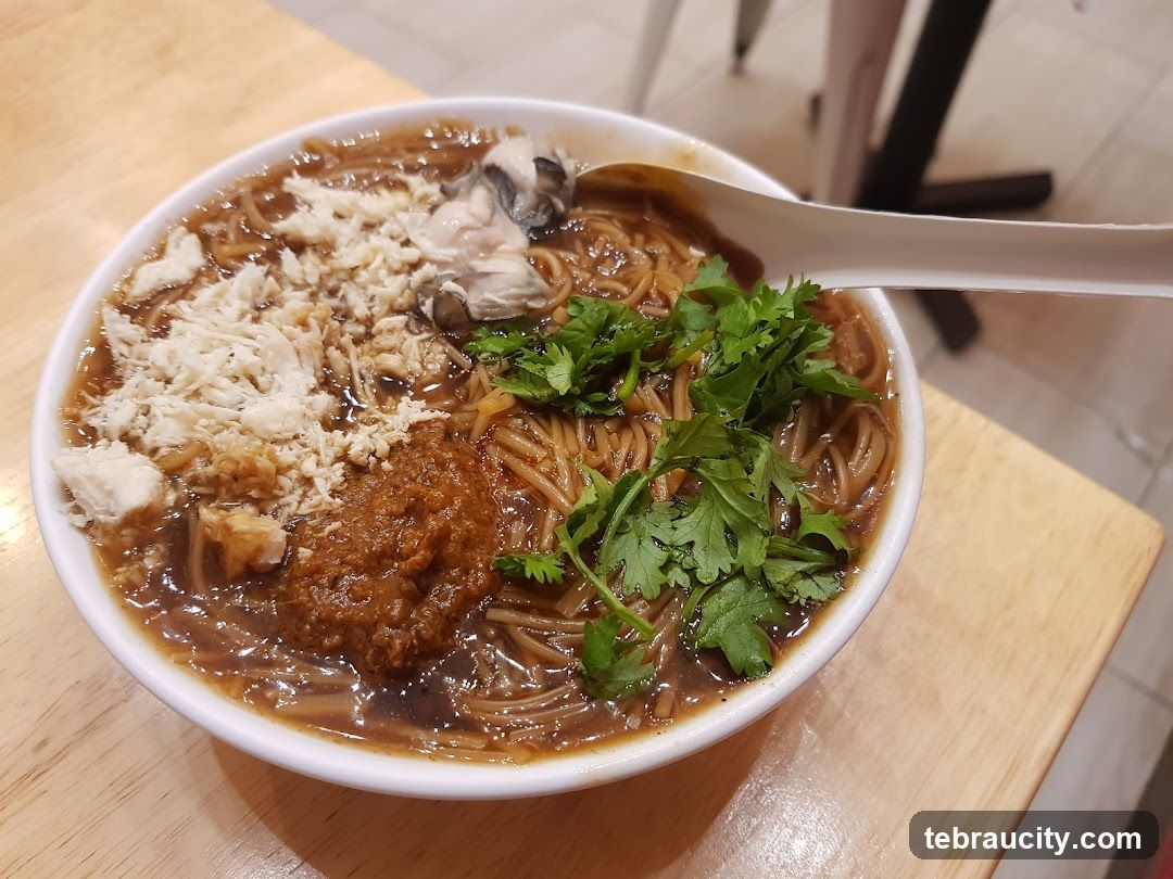 Oyster and Shredded Pork Noodles