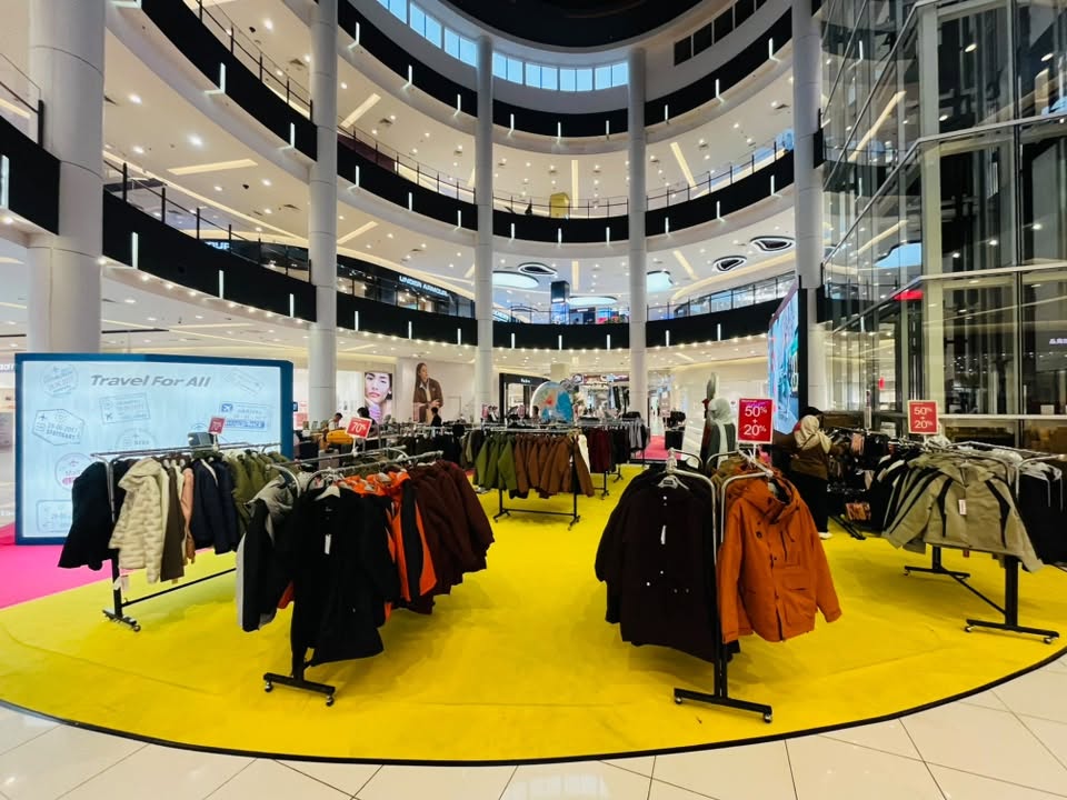 Clothing sale with discounts at AEON Tebrau City
