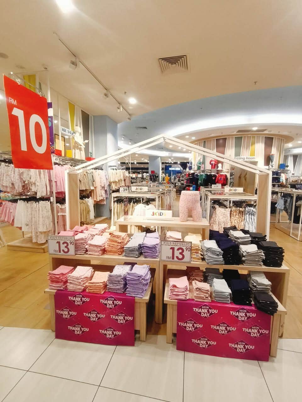Kids Republic Clearance at Aeon Tebrau City with Deals from RM3 to RM15