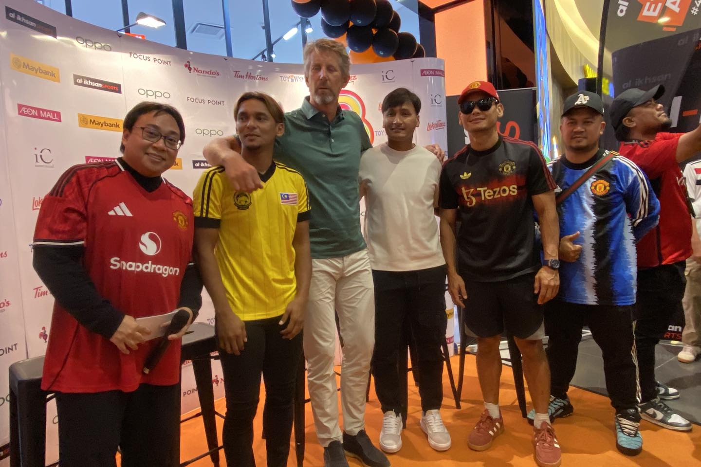 Edwin van der Sar greeting an excited crowd at AEON Mall Tebrau City.