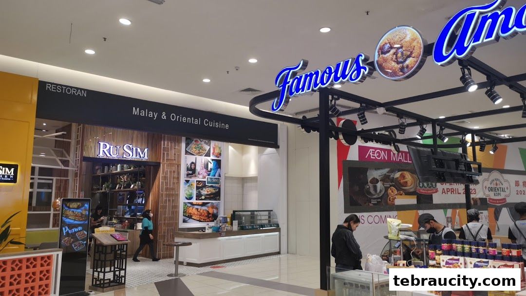 A view of the Famous Amos shop and a nearby restaurant called Ru Sim.