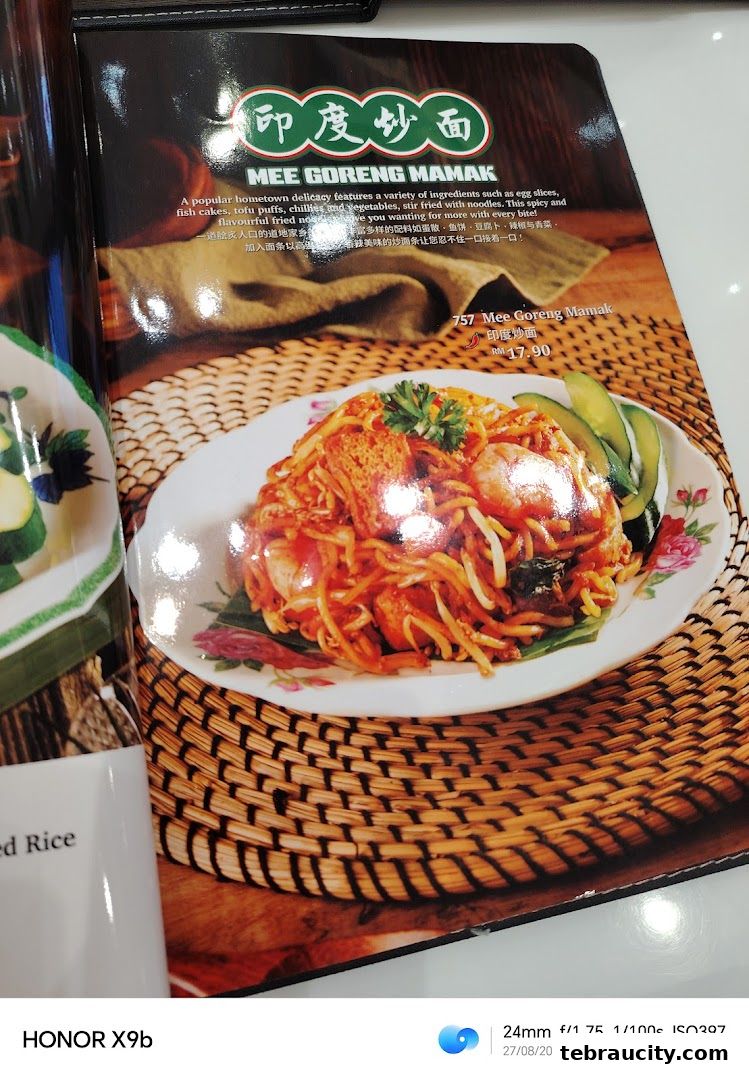 A menu page showcasing Mee Goreng Mamak with a detailed description and price.