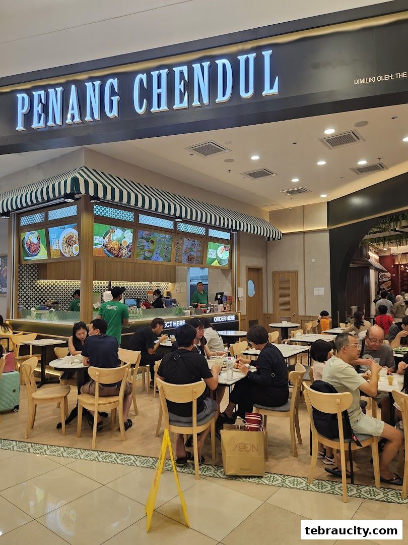 Customers dine at Penang Road Famous Teochew Chendul, a popular dessert and food establishment.